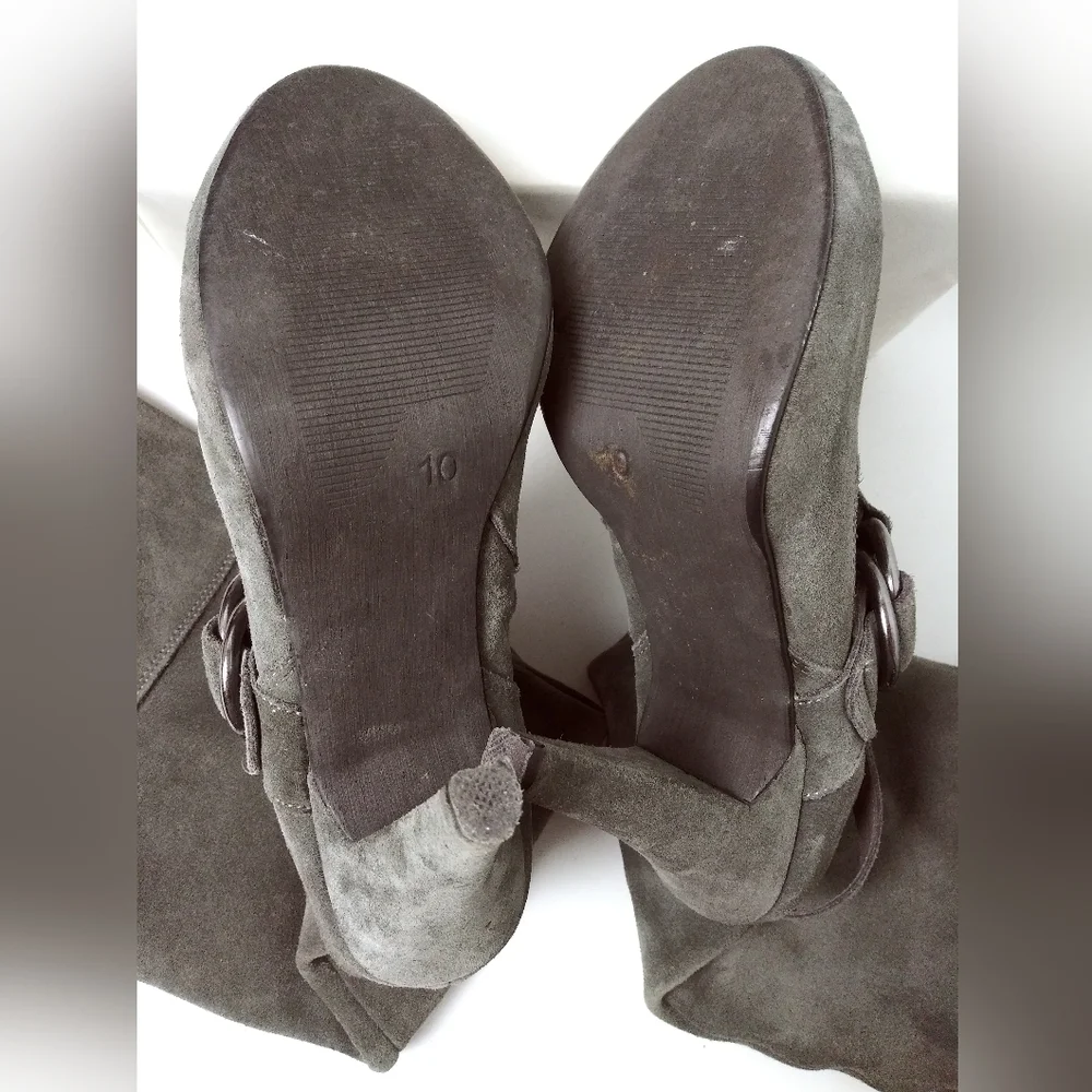 Steve Madden 10 Gray Suede Knee High Boots Heel